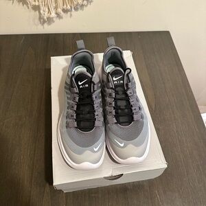 Nike Women's Sneakers - Gray and Black